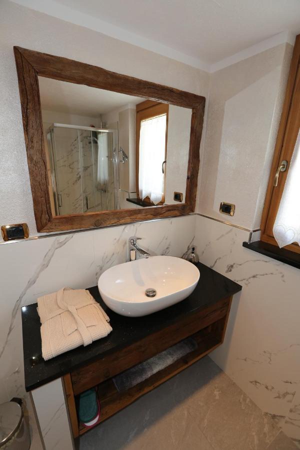 Suite Del Villaggio Sarre Exteriér fotografie