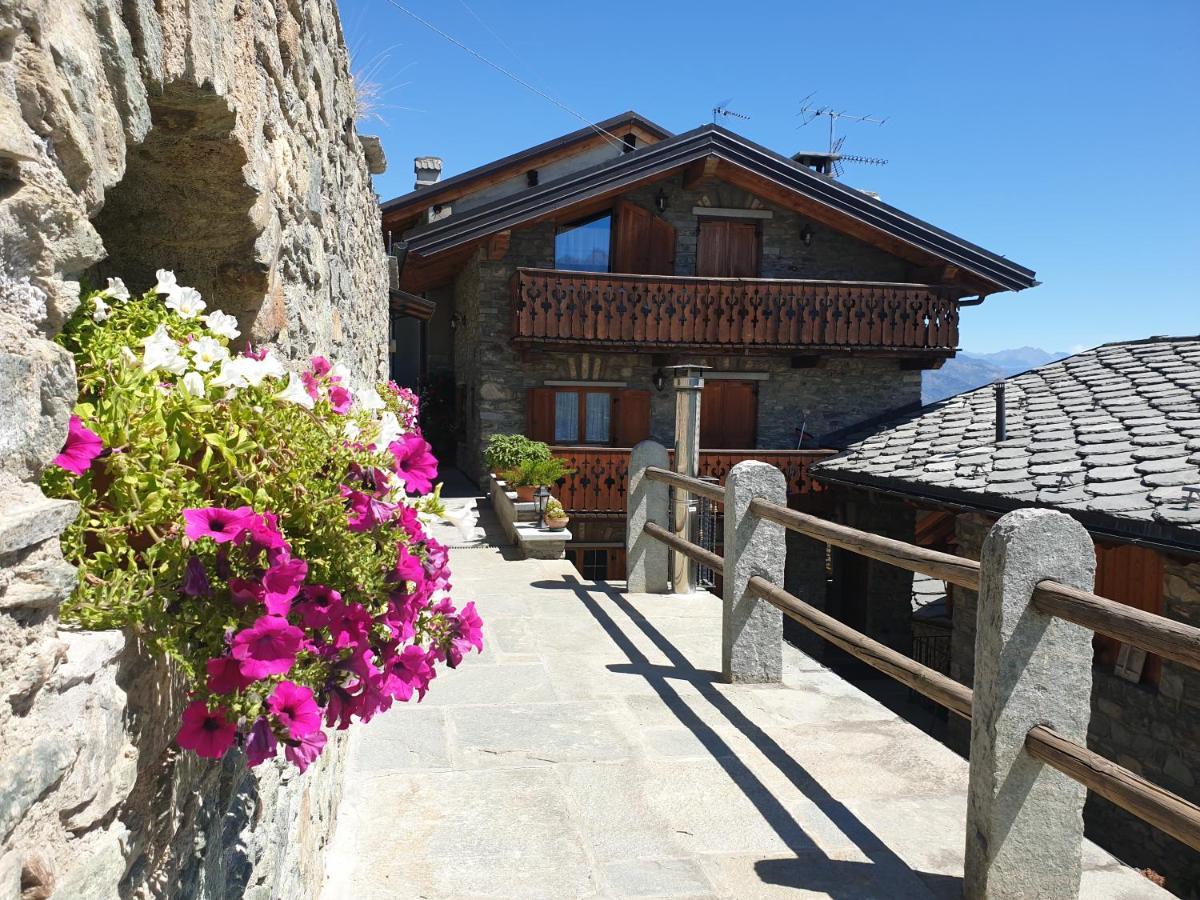 Suite Del Villaggio Sarre Exteriér fotografie